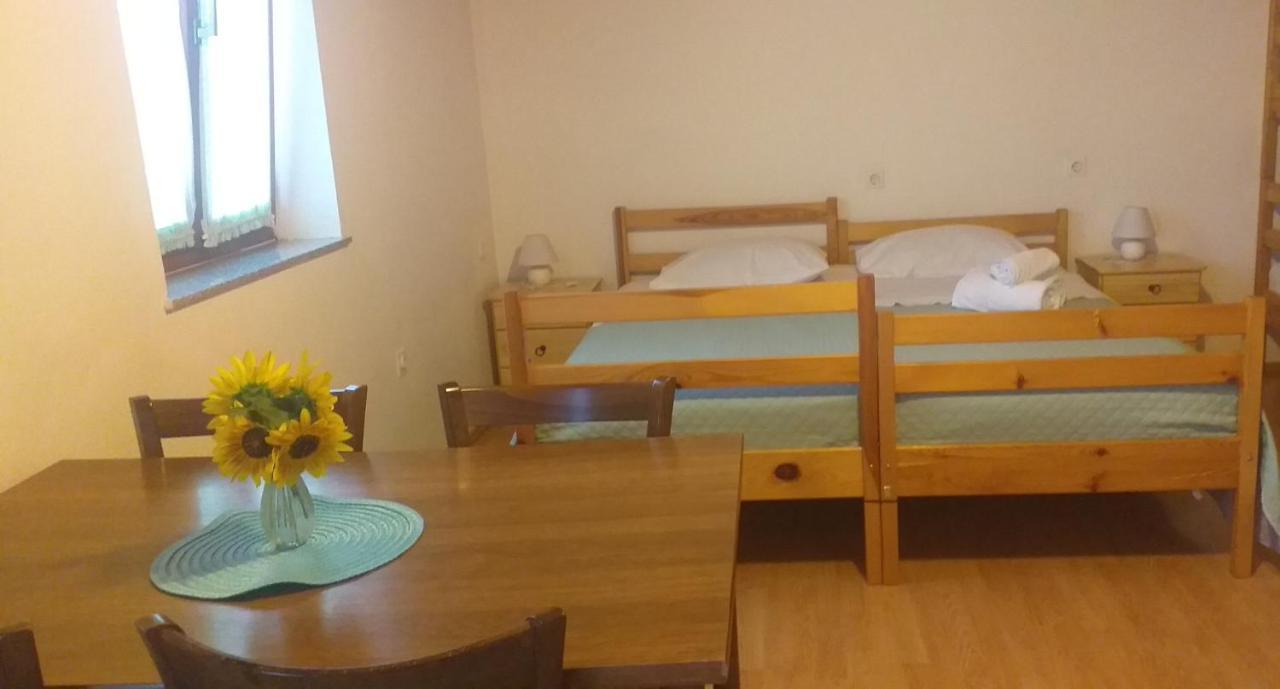 Apartment Beautiful Crni Kal Екстер'єр фото